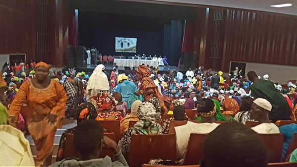 Quelques images de la cérémonie de lancement du mouvement MACKY MOO GNOU DOOY/HORIZON 2019 Quelques images de la cérémonie de lancement du mouvement MACKY MOO GNOU DOOY/HORIZON 2019