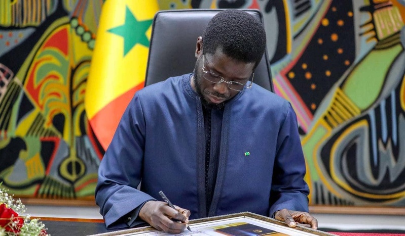 Durcissement des peines contre l'homosexualité : La loi promulguée par le Pr. Diomaye (Détails et document) Durcissement des peines contre l'homosexualité : La loi promulguée par le Pr. Diomaye (Détails et document)