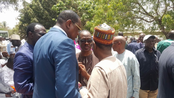 Suite des images de la levée du corps de la maman de Me Madické Niang à la morgue de l'hôpital Fann Suite des images de la levée du corps de la maman de Me Madické Niang à la morgue de l'hôpital Fann