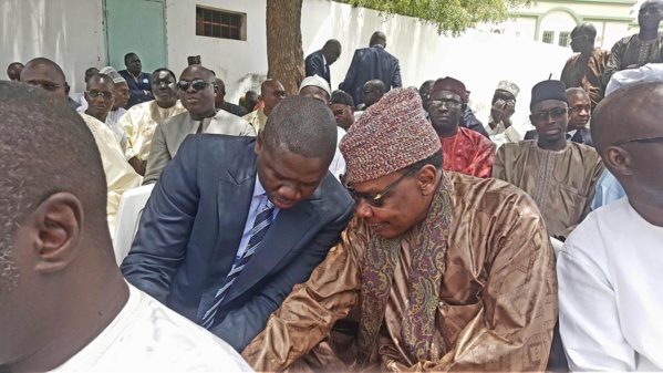 Suite des images de la levée du corps de la maman de Me Madické Niang à la morgue de l'hôpital Fann Suite des images de la levée du corps de la maman de Me Madické Niang à la morgue de l'hôpital Fann