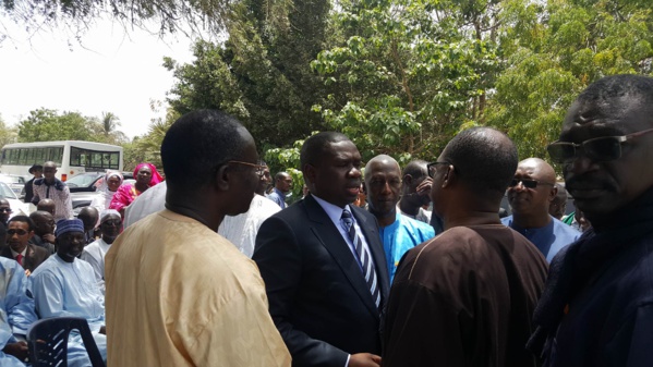 Suite des images de la levée du corps de la maman de Me Madické Niang à la morgue de l'hôpital Fann Suite des images de la levée du corps de la maman de Me Madické Niang à la morgue de l'hôpital Fann