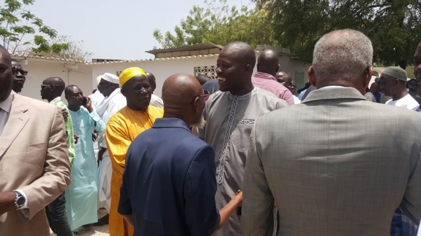 Suite des images de la levée du corps de la maman de Me Madické Niang à la morgue de l'hôpital Fann