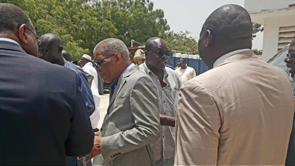 Suite des images de la levée du corps de la maman de Me Madické Niang à la morgue de l'hôpital Fann Suite des images de la levée du corps de la maman de Me Madické Niang à la morgue de l'hôpital Fann