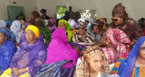 Aminata Tall a t'elle la nostalgie de ses anciens "frères" et soeurs" du PDS? Aminata Tall a t'elle la nostalgie de ses anciens "frères" et soeurs" du PDS?