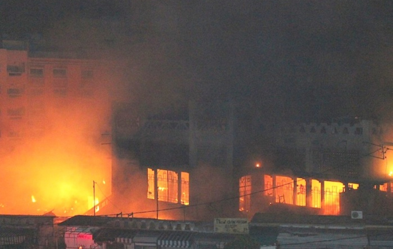 Nouvel incendie au marché Sandaga Nouvel incendie au marché Sandaga