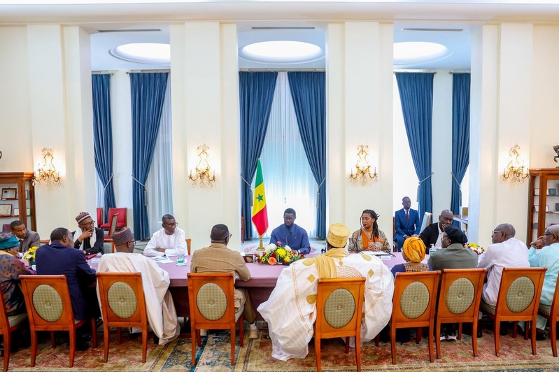 Le Grand Serigne Pape Ibrahima Diagne, le Pr Babacar Guèye, l'avocat Me Boucounta Diallo, Bécaye Mbaye...reçus par Diomaye Le Grand Serigne Pape Ibrahima Diagne, le Pr Babacar Guèye, l'avocat Me Boucounta Diallo, Bécaye Mbaye...reçus par Diomaye