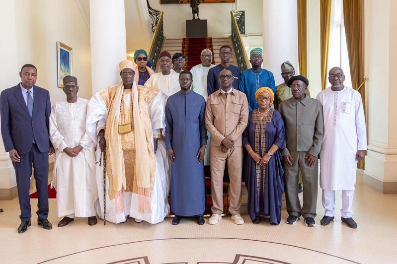 Le Grand Serigne Pape Ibrahima Diagne, le Pr Babacar Guèye, l'avocat Me Boucounta Diallo, Bécaye Mbaye...reçus par Diomaye Le Grand Serigne Pape Ibrahima Diagne, le Pr Babacar Guèye, l'avocat Me Boucounta Diallo, Bécaye Mbaye...reçus par Diomaye