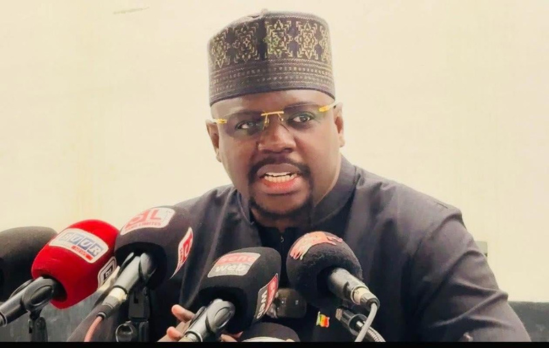 AGEROUTE : le DRH Cheikh Ahmed Tidiane Thiam démis pour « fautes lourdes » après ses accusations contre le DG AGEROUTE : le DRH Cheikh Ahmed Tidiane Thiam démis pour « fautes lourdes » après ses accusations contre le DG