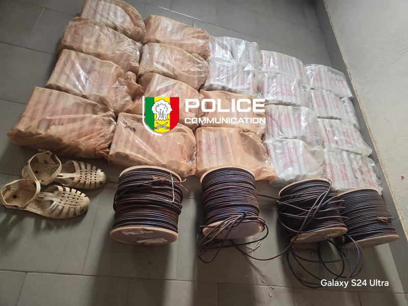 Kidira : Saisie de 660 bâtons d’explosifs, le convoyeur prend la fuite vers le Mali Kidira : Saisie de 660 bâtons d’explosifs, le convoyeur prend la fuite vers le Mali
