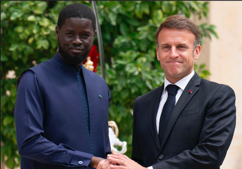 Dette cachée : Emmanuel Macron assure à Bassirou Diomaye Faye que « la France ne laissera pas tomber le Sénégal » Dette cachée : Emmanuel Macron assure à Bassirou Diomaye Faye que « la France ne laissera pas tomber le Sénégal »