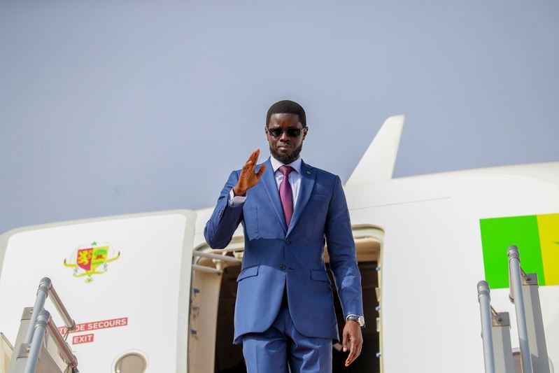 Le PR, Bassirou Diomaye Faye, a quitté Dakar ce s matin pour se rendre à Banjul- Ce que l'on sait du séjour en Gambie ! Le PR, Bassirou Diomaye Faye, a quitté Dakar ce s matin pour se rendre à Banjul- Ce que l'on sait du séjour en Gambie !