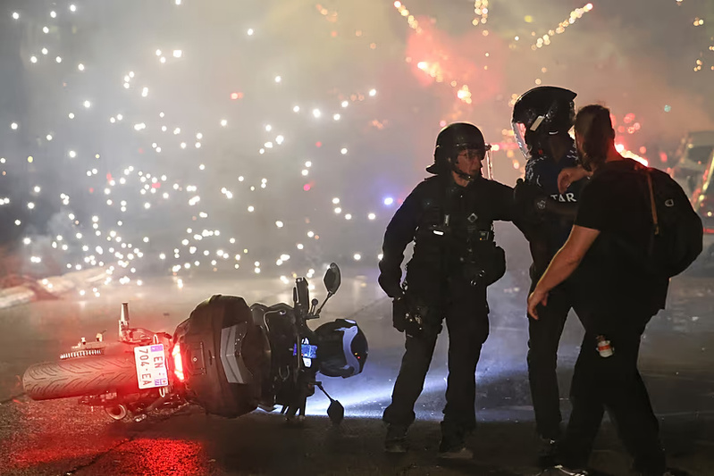 Sacre européen du PSG : des centaines d'arrestations suite aux débordements, plus de 200 blessés Sacre européen du PSG : des centaines d'arrestations suite aux débordements, plus de 200 blessés
