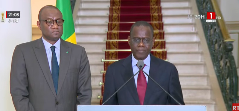 Ahmadou Al Aminou Lô livre le message du président : « La patrie et la République au-dessus de toute considération partisane » Ahmadou Al Aminou Lô livre le message du président : « La patrie et la République au-dessus de toute considération partisane »
