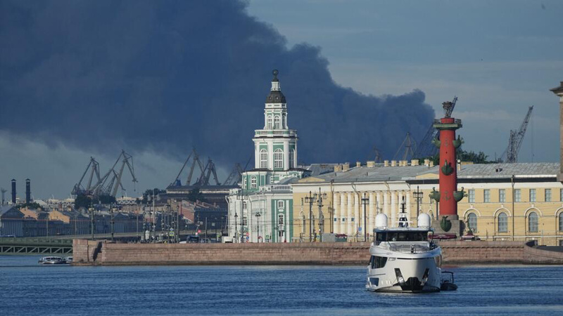 Des drones ukrainiens visent Saint-Pétersbourg, la Russie promet de riposter