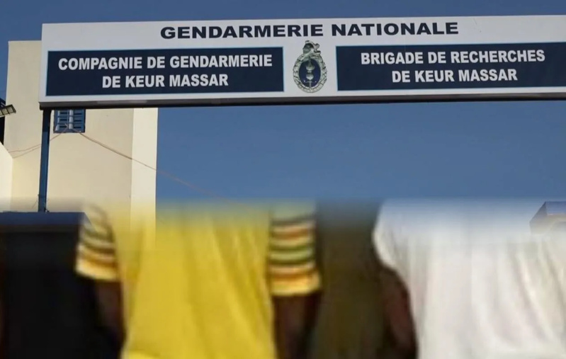 Encore six pédés arrêtés par les pandores de la BR de Keur Massar pour transmission volontaire du VIH...3 séropositifs parmi les 6 interpellés dont un avoue avoir contaminé sa....femme ... Encore six pédés arrêtés par les pandores de la BR de Keur Massar pour transmission volontaire du VIH...3 séropositifs parmi les 6 interpellés dont un avoue avoir contaminé sa....femme ...