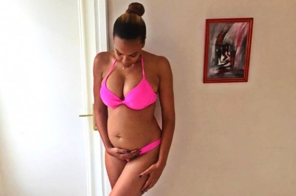 Que devient Karina avec sa grossesse? Que devient Karina avec sa grossesse?