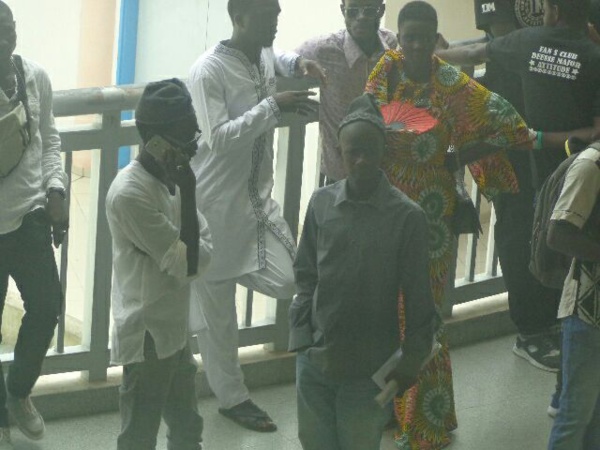 Fadel Barro et "Fou Malade" au Parquet pour soutenir "Deesse Major" Fadel Barro et "Fou Malade" au Parquet pour soutenir "Deesse Major"