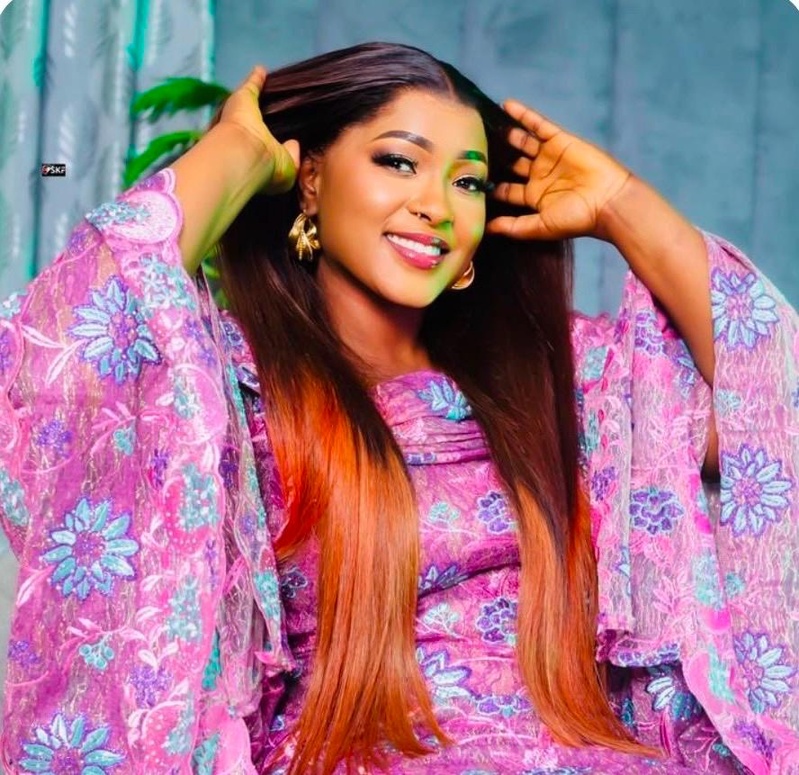 Insultes contre Ousmane Sonko sur TikTok : Khady Cheveux cueillie chez elle suite à une autosaisine du Procureur 