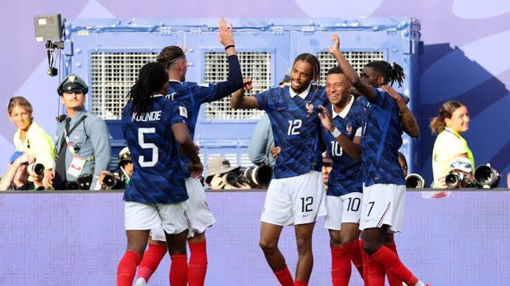 Coupe du monde 2026 - Un doublé de Kylian Mbappé et la France ne fait qu'une bouchée de la Suède pour retrouver le Paraguay en 8es
