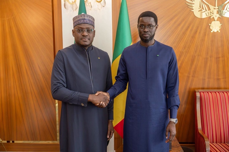 Le maire de Yeumbeul, Bara Gaye, reçu par le Président de la République Le maire de Yeumbeul, Bara Gaye, reçu par le Président de la République