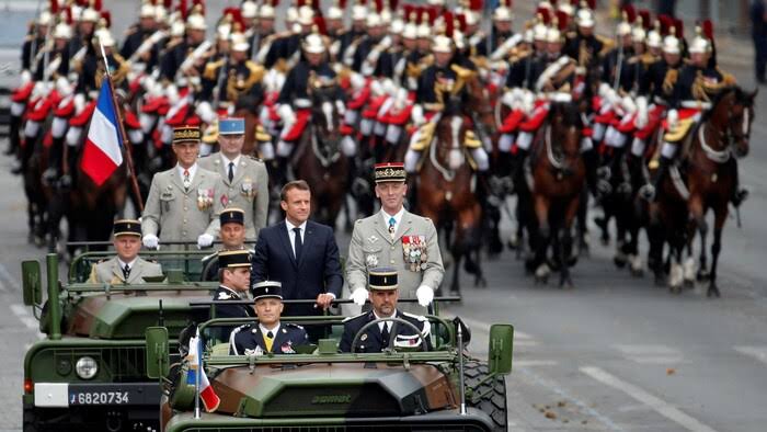 Patrouille de France, soldats ukrainiens, 400 ans de la Marine... Les images fortes du défilé XXL du 14-Juillet