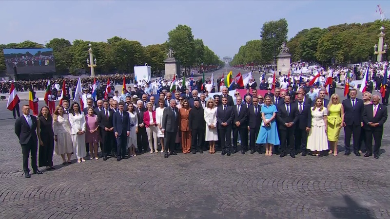 Patrouille de France, soldats ukrainiens, 400 ans de la Marine... Les images fortes du défilé XXL du 14-Juillet Patrouille de France, soldats ukrainiens, 400 ans de la Marine... Les images fortes du défilé XXL du 14-Juillet