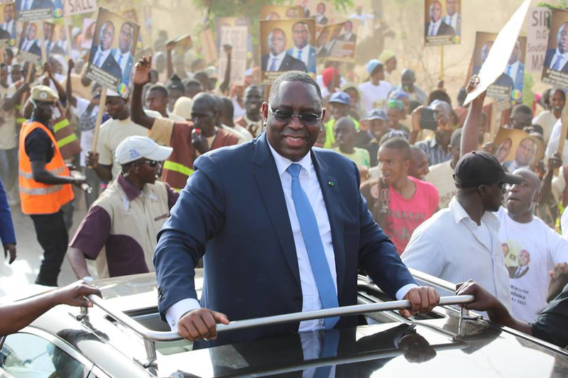 Macky Sall à Dakar : L'impossibilité des bains de foule douche les ardeurs de ses soutiens Macky Sall à Dakar : L'impossibilité des bains de foule douche les ardeurs de ses soutiens