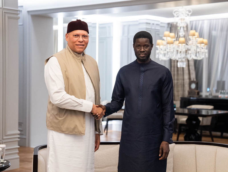 Diplomatie qatarie : Échanges au sommet entre le Chef de l'État et Karim Wade à Doha Diplomatie qatarie : Échanges au sommet entre le Chef de l'État et Karim Wade à Doha