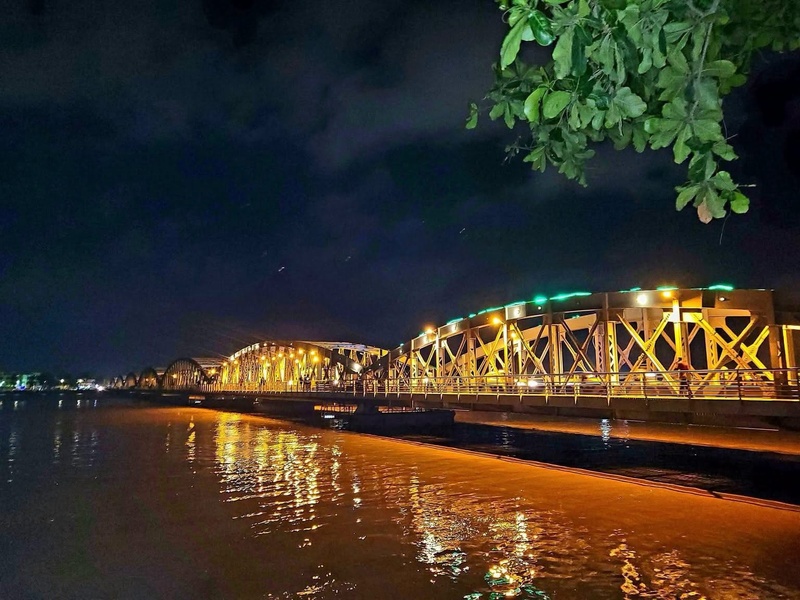 La nostalgie lumineuse du Pont Faidherbe La nostalgie lumineuse du Pont Faidherbe