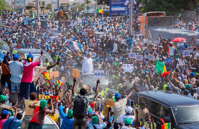 Ferveur sous affrètement : le simulacre d’une liesse populaire à l’accueil de Macky Sall