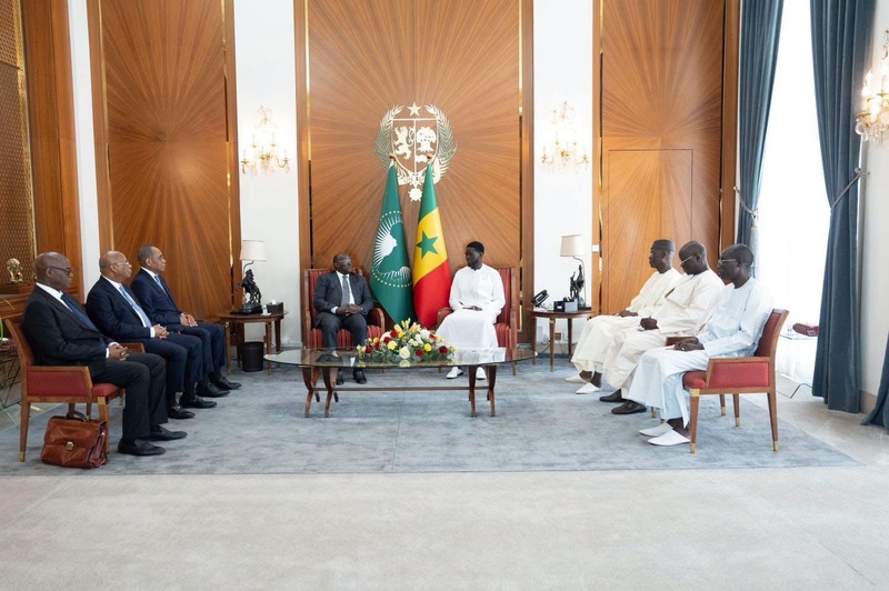 Le message fort d'Alassane Ouattara à Bassirou Diomaye Faye : une nouvelle ère pour la CEDEAO Le message fort d'Alassane Ouattara à Bassirou Diomaye Faye : une nouvelle ère pour la CEDEAO