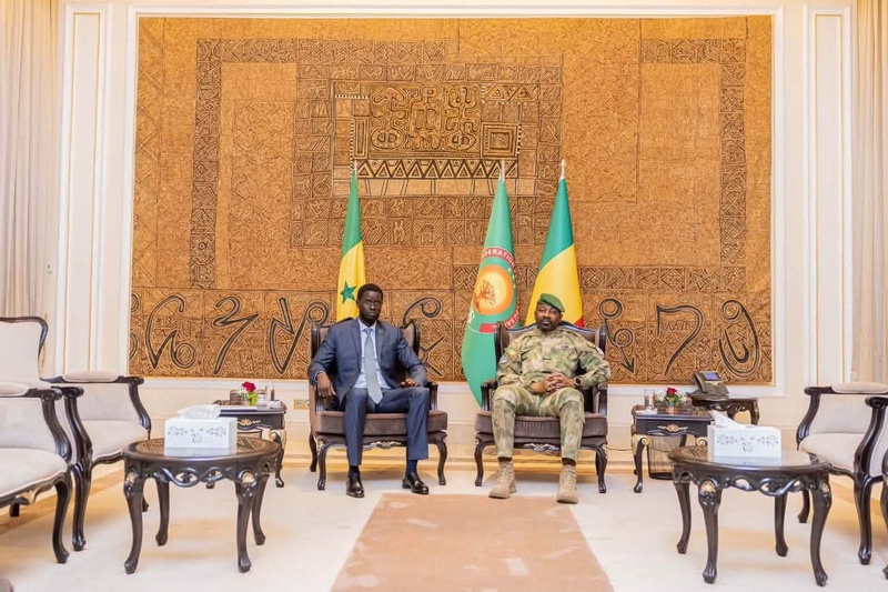 Fraternité sahélienne : Quand Dakar et Bamako scellent l'union des destins face aux tourmentes de l'Histoire Fraternité sahélienne : Quand Dakar et Bamako scellent l'union des destins face aux tourmentes de l'Histoire