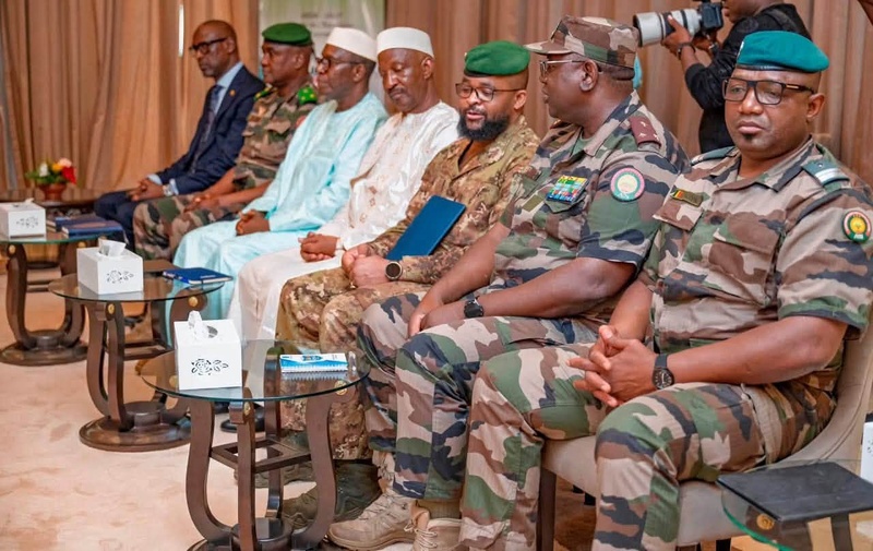Fraternité sahélienne : Quand Dakar et Bamako scellent l'union des destins face aux tourmentes de l'Histoire Fraternité sahélienne : Quand Dakar et Bamako scellent l'union des destins face aux tourmentes de l'Histoire