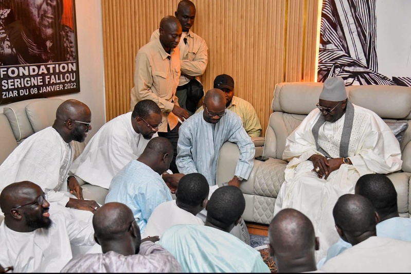 L'hommage de la République à la cité sainte : Ousmane Sonko en pèlerinage de concorde à Touba L'hommage de la République à la cité sainte : Ousmane Sonko en pèlerinage de concorde à Touba
