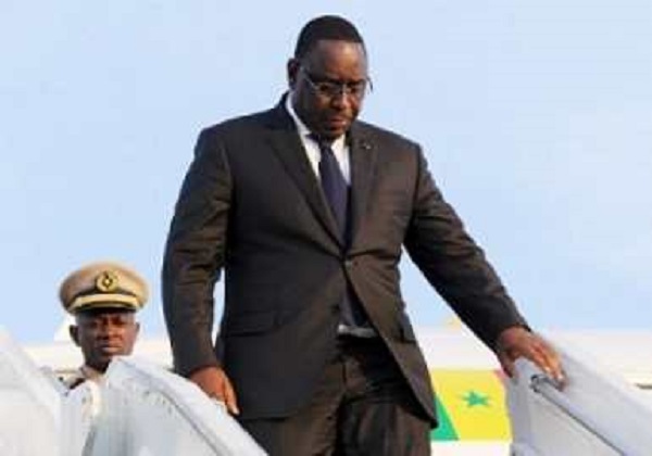 Suppression de la taxe sur les billets d’avion : la promesse de Macky Sall fait long feu Suppression de la taxe sur les billets d’avion : la promesse de Macky Sall fait long feu