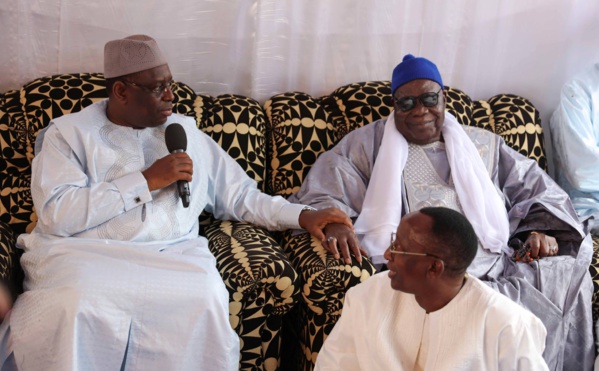 Le PR Macky Sall a présenté ses condoléances à la communauté Léboue Le PR Macky Sall a présenté ses condoléances à la communauté Léboue