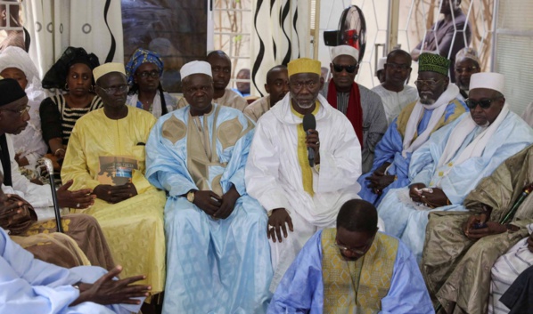 Le PR Macky Sall a présenté ses condoléances à la communauté Léboue Le PR Macky Sall a présenté ses condoléances à la communauté Léboue