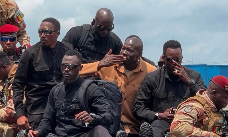 Entre prestige et vigilance : le retour sous haute protection de Mamadi Doumbouya