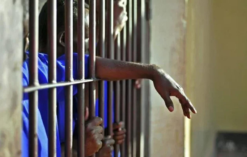 Acte contre nature, corruption de mineur chantage…: Le cuisinier de 48 ans et 4 jeunes envoyés en prison