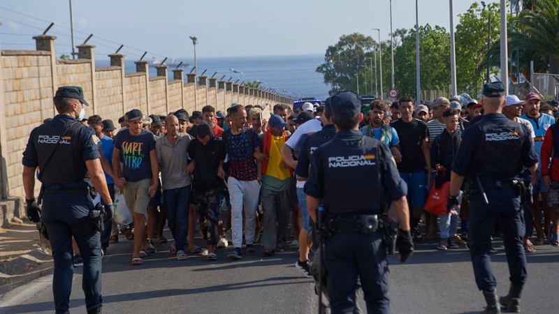 Crise migratoire à Ceuta : l’Espagne ouvre des centres temporaires pour désengorger les plages