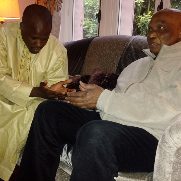 Massaly recueillant les prières de son mentor, Me Abdoulaye Wade Massaly recueillant les prières de son mentor, Me Abdoulaye Wade