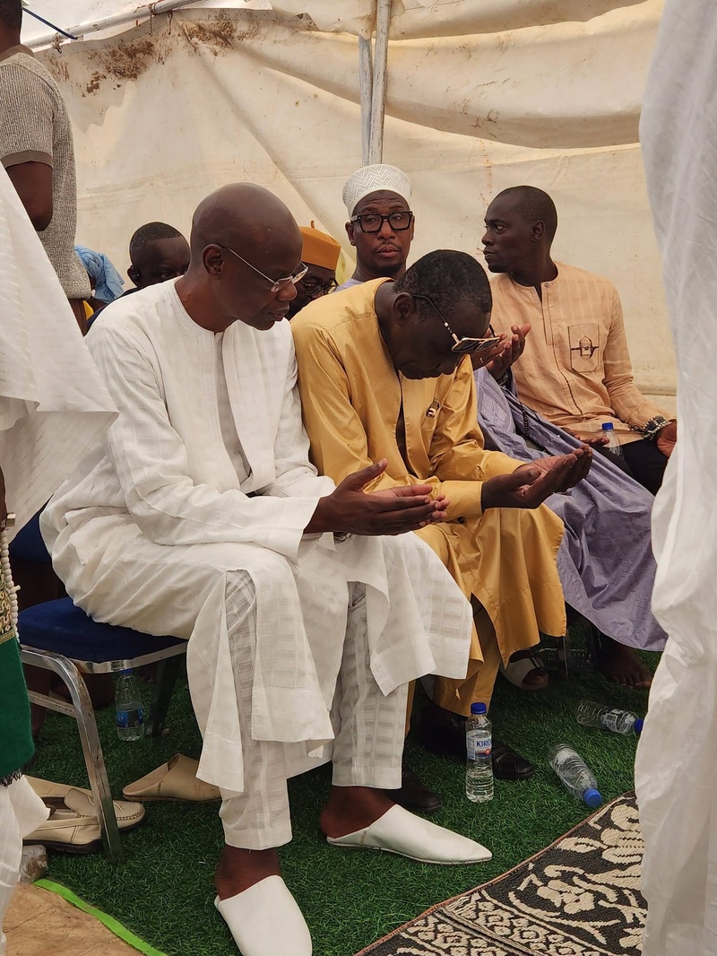 Décès du père de Adja Rougui Bousso : l’APR lui présente ses condoléances au nom de Macky Sall Décès du père de Adja Rougui Bousso : l’APR lui présente ses condoléances au nom de Macky Sall