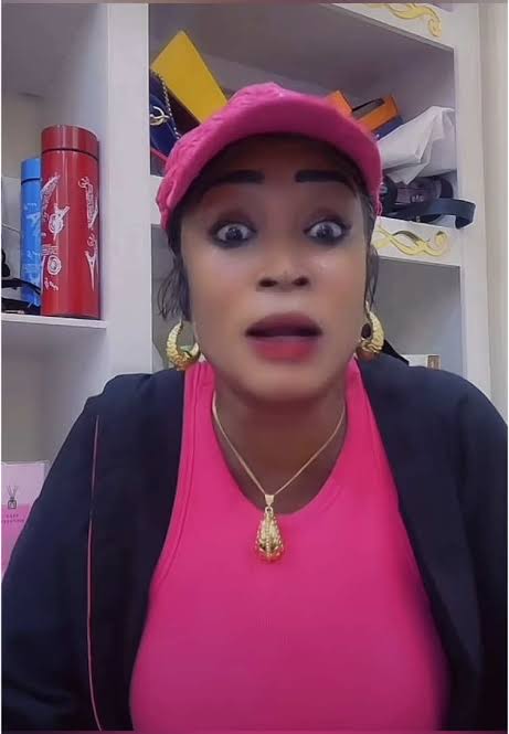  (EXCLUSIF) ROX, NAROU ET JESSICA FINALEMENT PLACÉES EN GARDE À VUE 