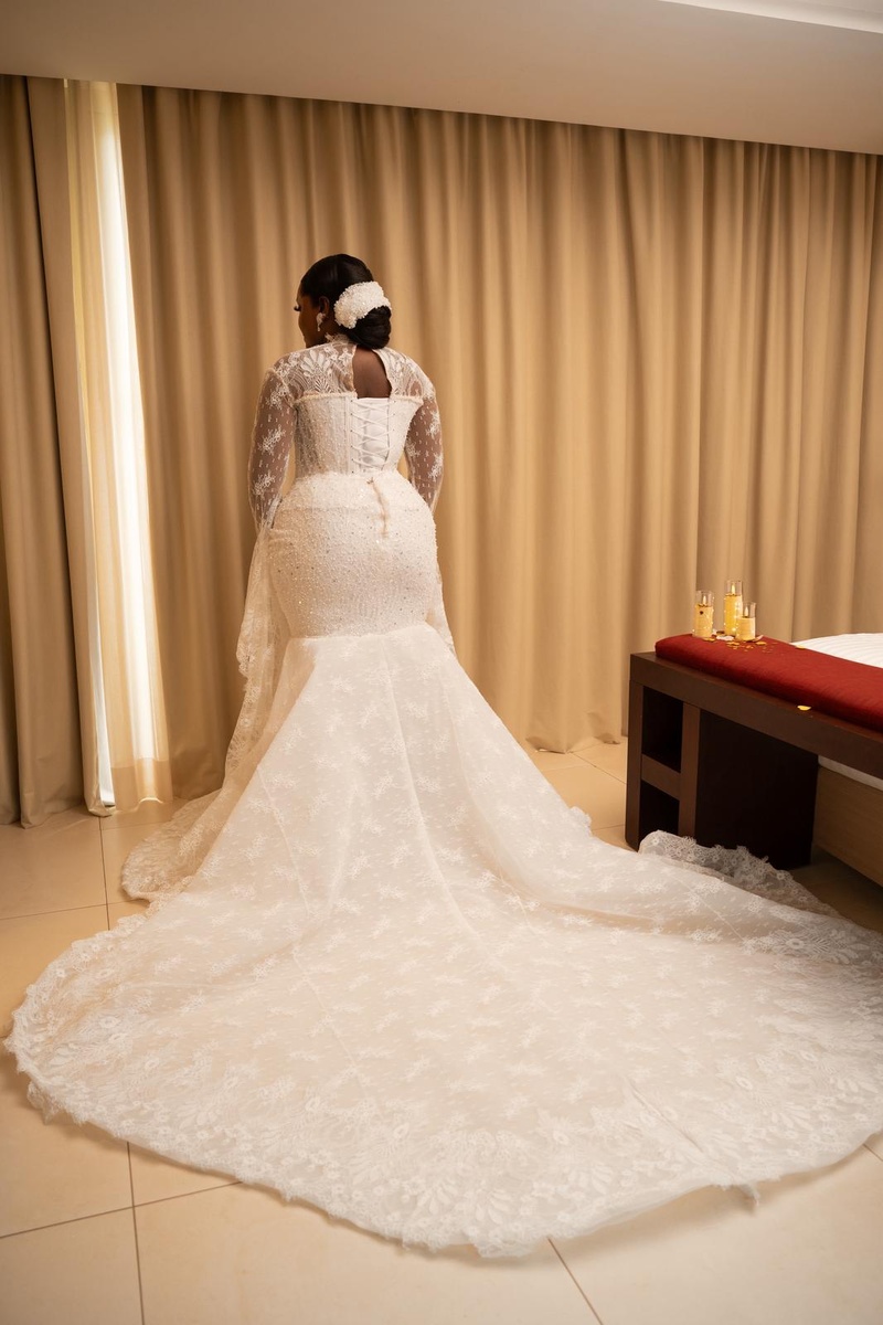Mariage princier de Mame Diarra Diop : dans l’écrin d’une robe d’exception, une mariée qui rayonne (IMAGES EXCLUSIVES) Mariage princier de Mame Diarra Diop : dans l’écrin d’une robe d’exception, une mariée qui rayonne (IMAGES EXCLUSIVES)