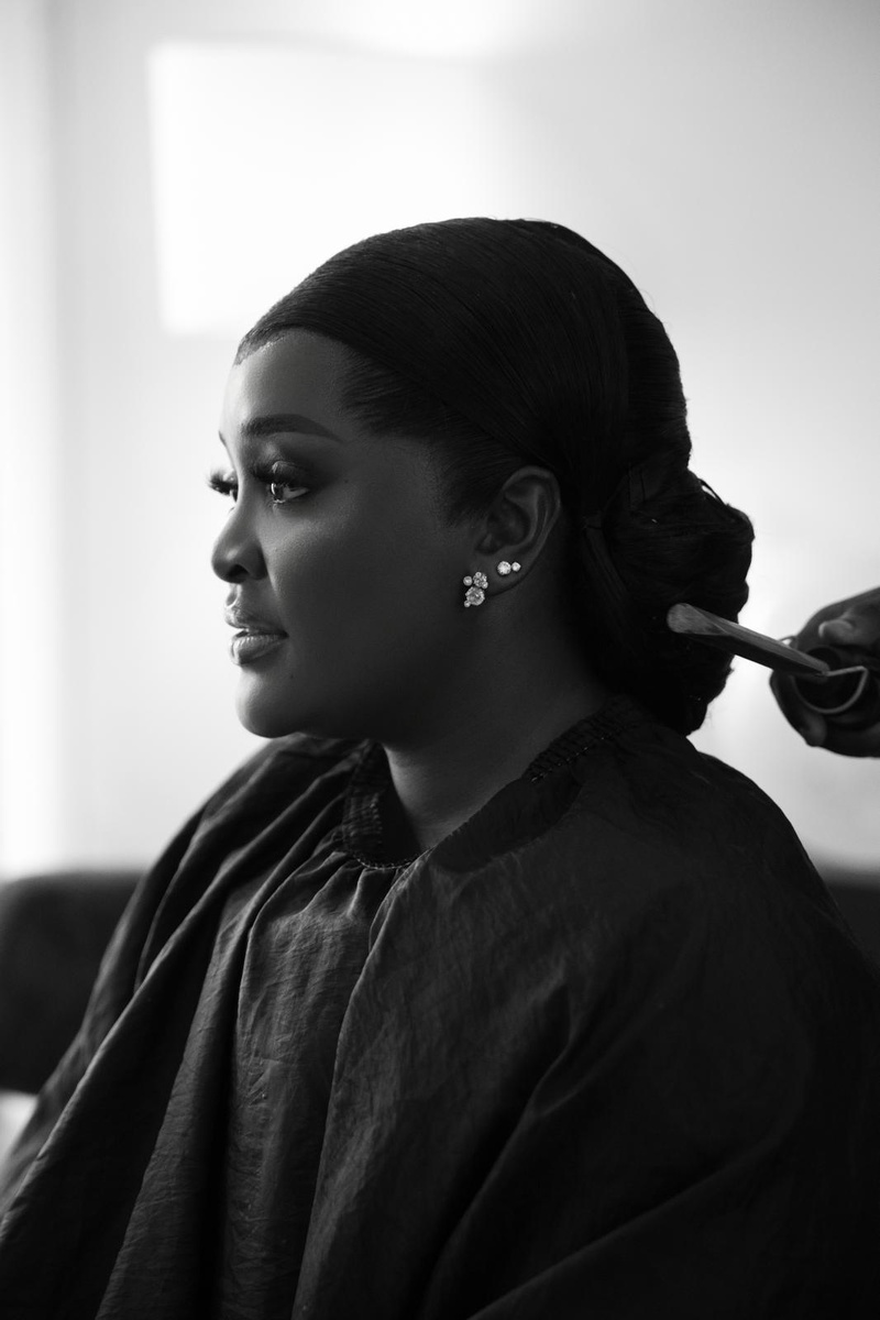 Mariage princier de Mame Diarra Diop : dans l’écrin d’une robe d’exception, une mariée qui rayonne (IMAGES EXCLUSIVES)
