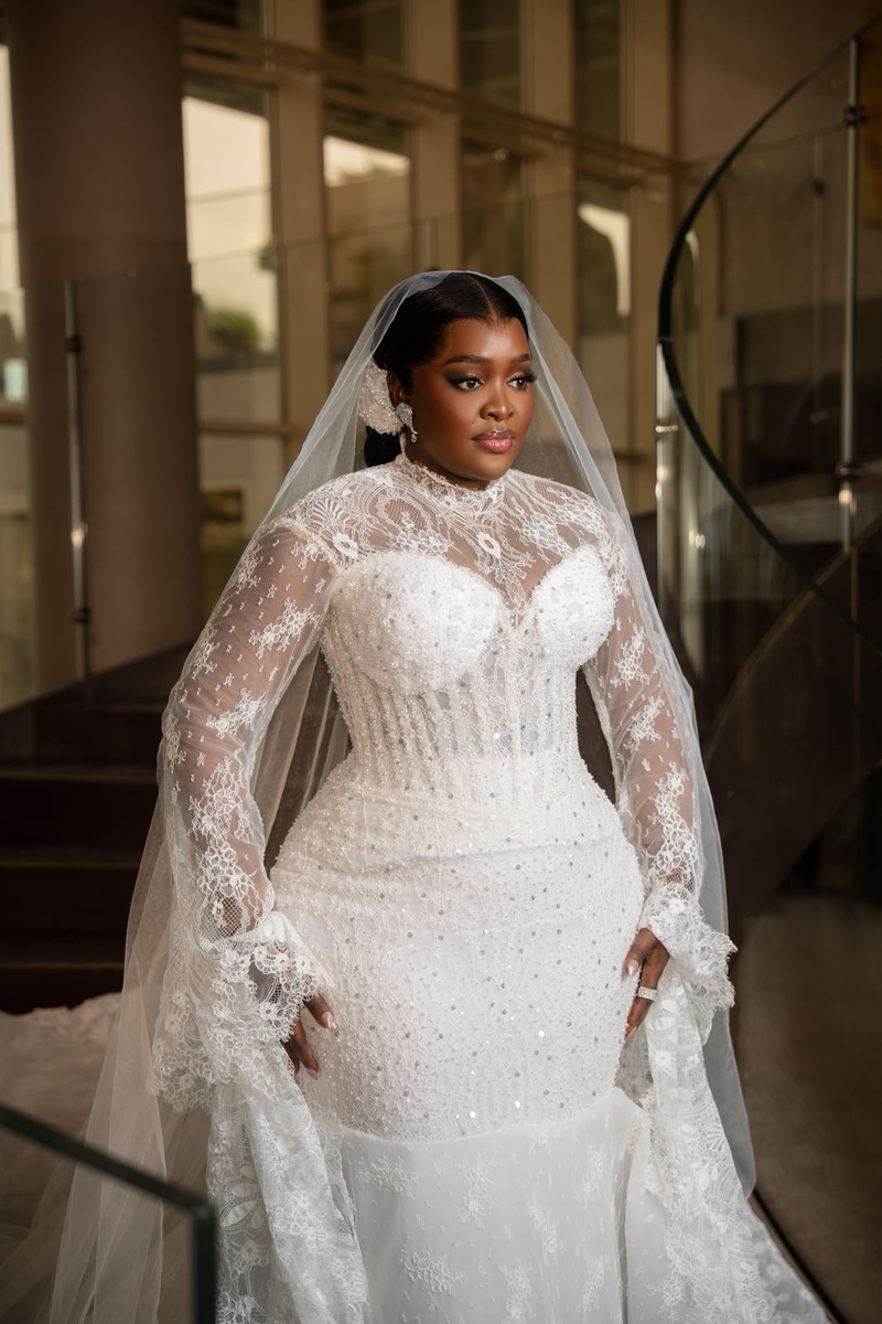 Mariage princier de Mame Diarra Diop : dans l’écrin d’une robe d’exception, une mariée qui rayonne (IMAGES EXCLUSIVES)