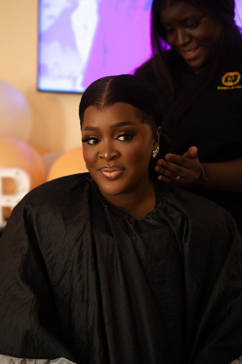 Mariage princier de Mame Diarra Diop : dans l’écrin d’une robe d’exception, une mariée qui rayonne (IMAGES EXCLUSIVES) Mariage princier de Mame Diarra Diop : dans l’écrin d’une robe d’exception, une mariée qui rayonne (IMAGES EXCLUSIVES)