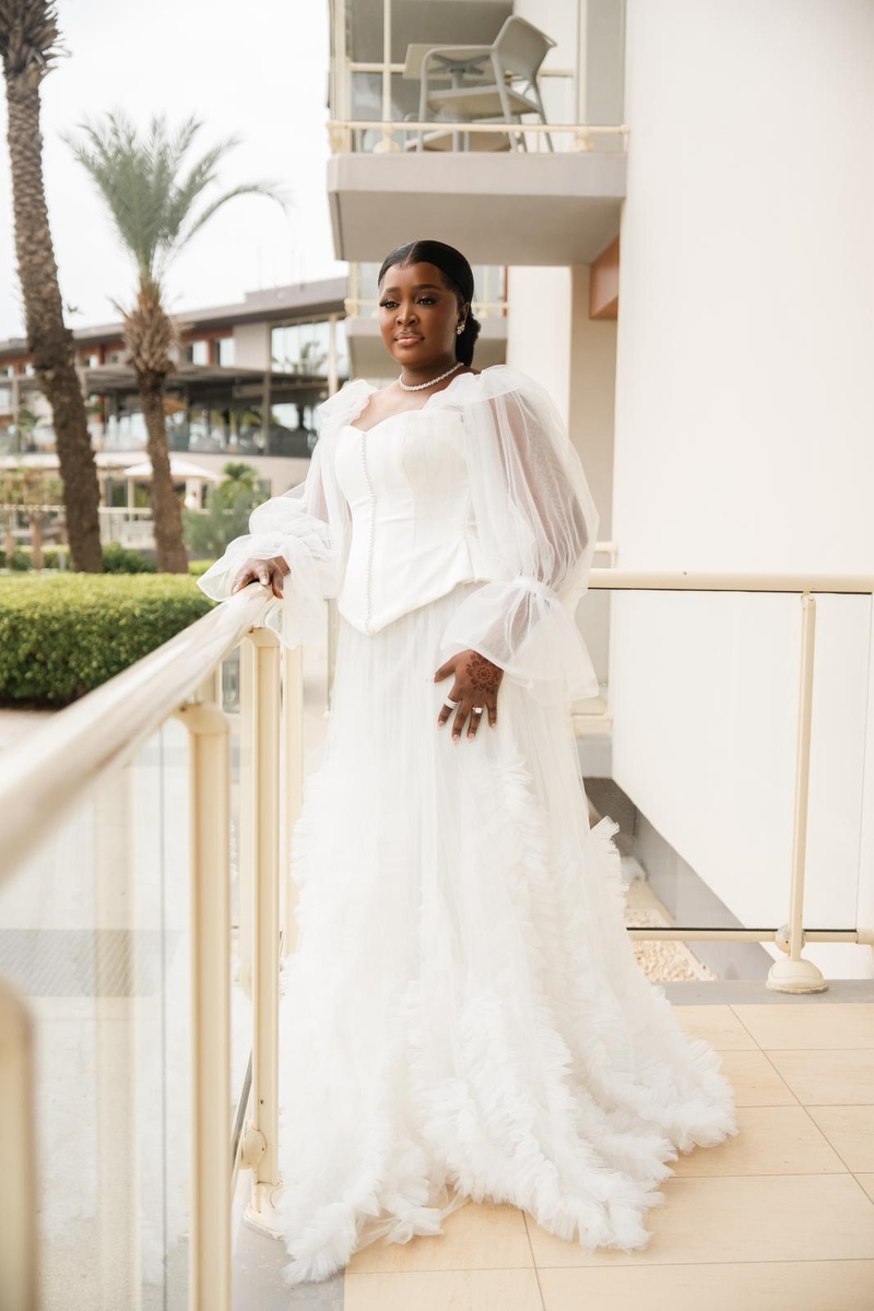 Mariage princier de Mame Diarra Diop : dans l’écrin d’une robe d’exception, une mariée qui rayonne (IMAGES EXCLUSIVES)