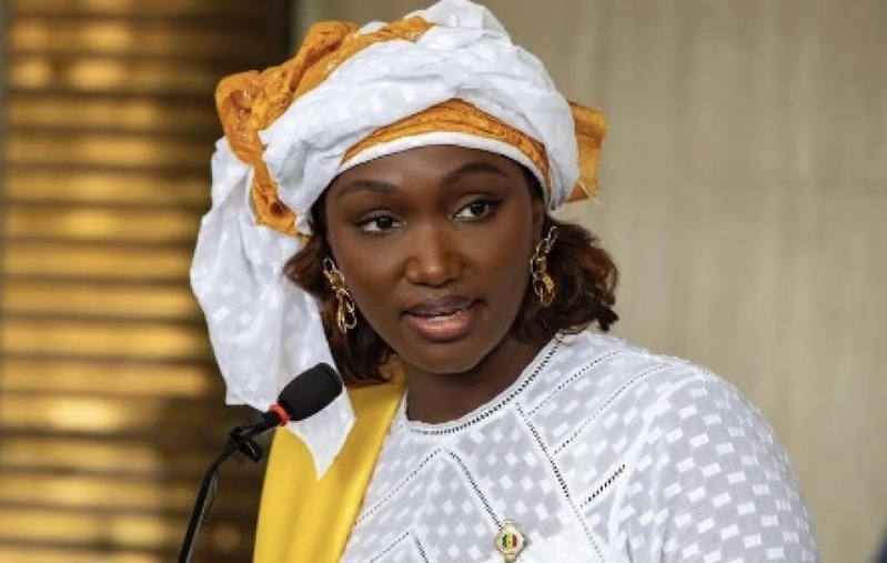 ANTA BABACAR NGOM — LE DESTIN D’UNE FEMME QUI OSE VOIR GRAND ANTA BABACAR NGOM — LE DESTIN D’UNE FEMME QUI OSE VOIR GRAND