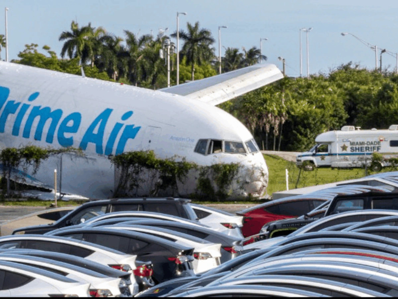 Drame aérien à Miami : un avion-cargo sort de piste et fait plusieurs victimes